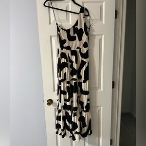 One-Shoulder Black & White Print Maxi